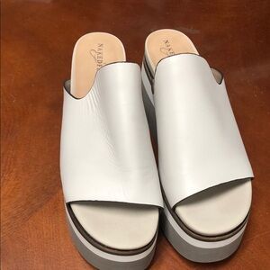 Naked feet Flow in Mist Platform Sandals